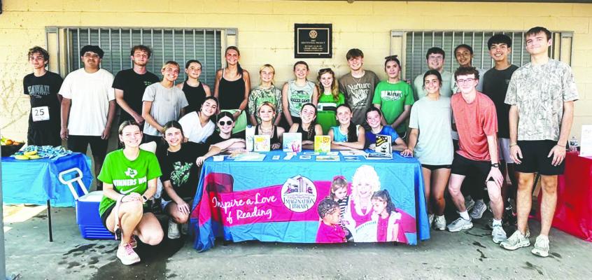 courtesy photo Mabank High School Beta Club helped with the Labor Day 5K for Imagination Library of Cedar Creek Lake. The organization helped Dolly Parton’s Imagination Library raise $3,500 for Imagination Library of Cedar Creek Lake Sept. 7.