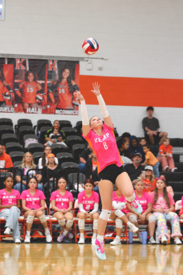 Monitor Photo/Blaine Clamon LEFT Peighton Mitchell of Kemp sets the ball in her team’s District 15-4A match Oct. 2 hosting Van.