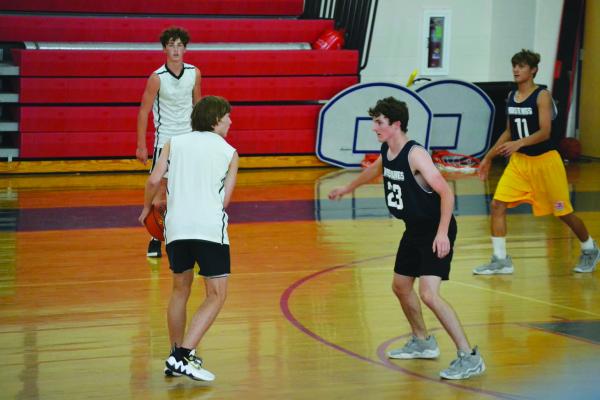 Cross Roads goes 1-1 in summer basketball
